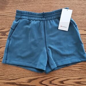 Lululemon Softstreme HR 4" Short